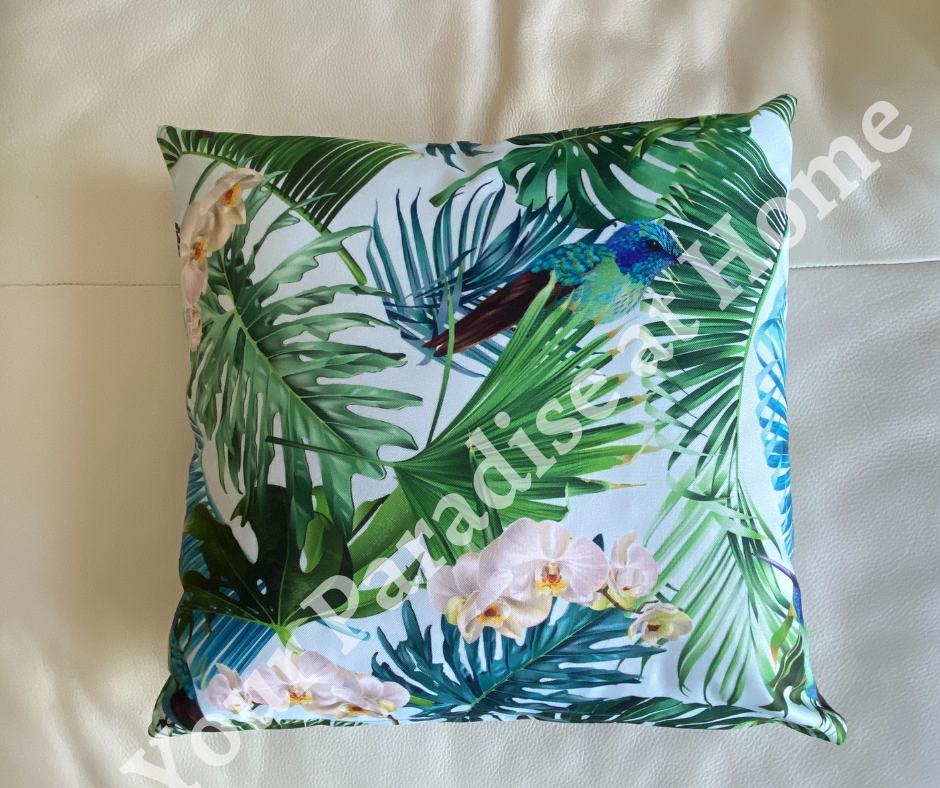 Tropical Hummingbirds design outdoor cushion for your garden. Weatherproof fabric is water resistant and UV resistant. Cushion covers are zipped and washable.