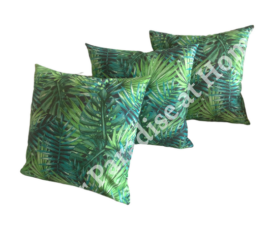 Palm leaves outdoor cushion for your garden. Weatherproof fabric is water resistant and UV resistant. Cushion covers are zipped and washable.