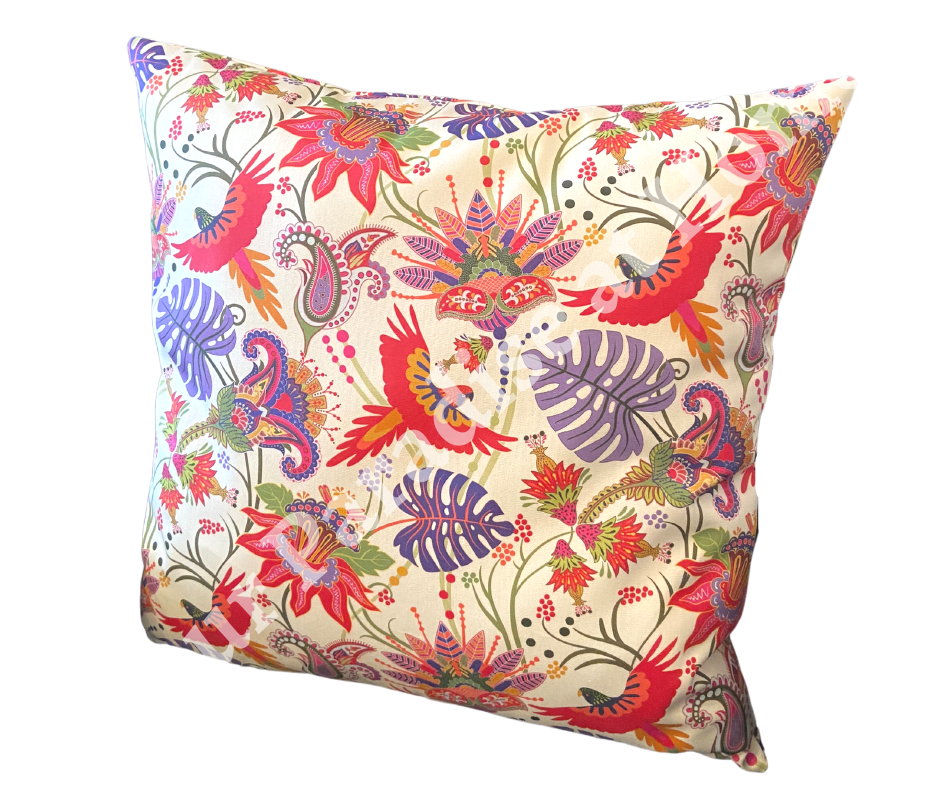 Colourful outdoor cushion for your garden. Weatherproof fabric is water resistant and UV resistant. Cushion covers are zipped and washable.