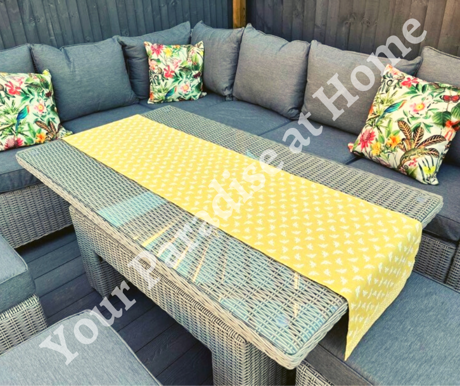 Lima Jungle design outdoor cushion for your garden. Weatherproof fabric is water resistant and UV resistant. Cushion covers are zipped and washable.