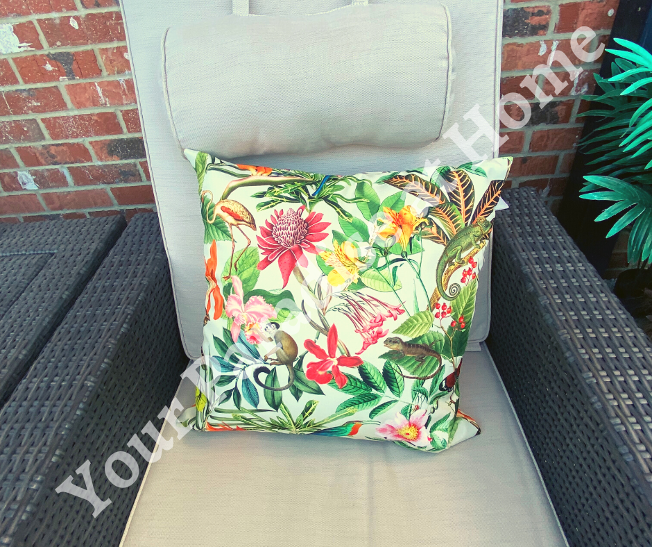 Lima Jungle design outdoor cushion for your garden. Weatherproof fabric is water resistant and UV resistant. Cushion covers are zipped and washable.