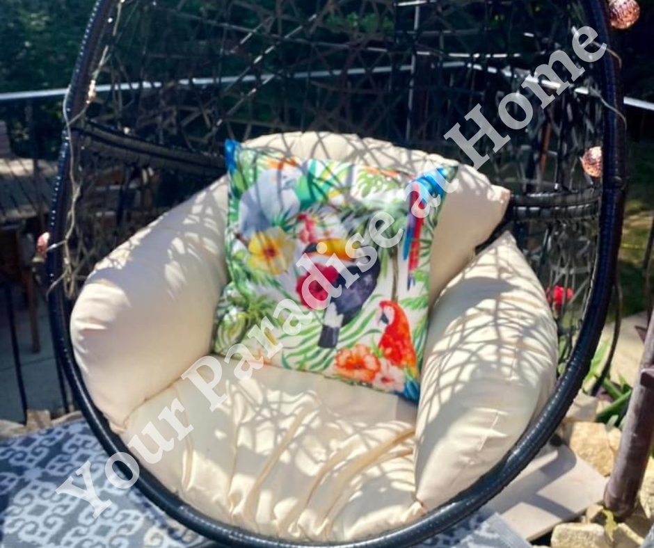 Toucans outdoor cushion for your garden to add a tropical look. Weatherproof fabric is water resistant and UV resistant. Cushion covers are zipped and washabl