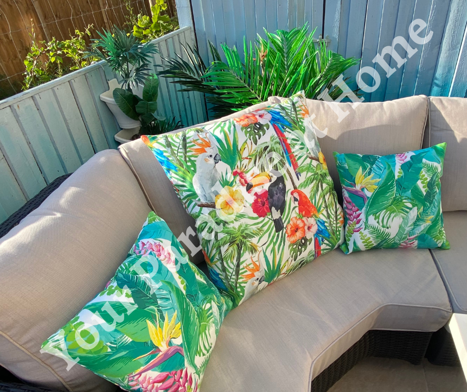 Toucans outdoor cushion for your garden to add a tropical look. Weatherproof fabric is water resistant and UV resistant. Cushion covers are zipped and washabl