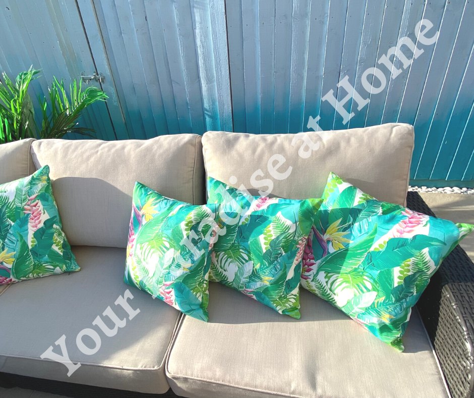 Turquoise Jungle outdoor cushion for your garden to add an exotic look. Weatherproof fabric is water resistant and UV resistant. Cushion covers are zipped and washable.
